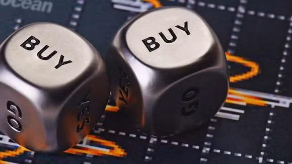 Thị trường "xanh vỏ đỏ lòng", VN-Index đối mặt áp lực chốt lời