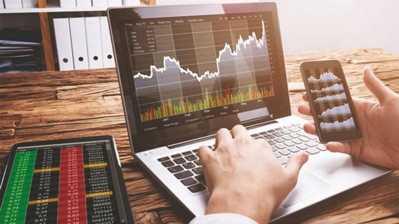 Áp lực chốt lời gia tăng khi VN-Index áp sát đỉnh, dòng tiền vẫn tìm cơ hội mới