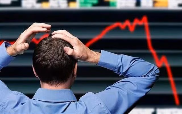 Giảm tỷ trọng đòn bẩy với cổ phiếu chịu áp lực bán mạnh từ thị trường