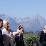 Thống đốc Ngân hàng Anh Andrew Bailey, Chủ tịch Ngân hàng Trung ương châu Âu Christine Lagarde, Thống đốc Ngân hàng Nhật Bản Kazuo Ueda và Chủ tịch Cục Dự trữ Liên bang Mỹ Jerome Powell (từ trái sang) tại Hội nghị chuyên đề chính sách kinh tế Jackson Hole 2025