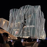 Thị trường xa xỉ Trung Quốc “ấm” dần, cuộc đua giành ví người tiêu dùng nóng trở lại