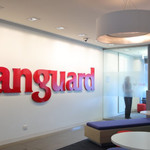 Ông lớn Mỹ quản lý 13.000 tỷ USD sắp “nhảy vào” thị trường chứng khoán Việt Nam là ai?