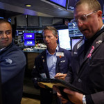 Phố Wall giảm sâu do lo ngại lạm phát, cổ phiếu công nghệ lao dốc