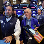 Cảnh báo từ các “ông lớn” ngân hàng khiến Phố Wall chao đảo