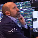 Chứng khoán Mỹ giảm điểm, lo ngại về AI và giá dầu leo thang phủ bóng thị trường