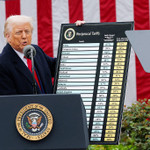 Tổng thống Trump ra “tối hậu thư”, doạ áp thuế 70% với một số quốc gia