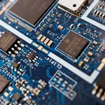 Gián đoạn eo biển Hormuz làm lộ ra yếu điểm của hai nhà sản xuất chip hàng đầu châu Á