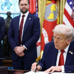 Tổng thống Trump ký duyệt thương vụ TikTok, đưa ra định giá 14 tỷ USD 