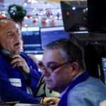 Phố Wall giảm điểm trong phiên cuối 2025, nhưng vẫn thắng lớn cả năm