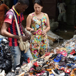 Hàng Trung Quốc tràn vào Châu Phi