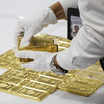 Đổ xô mang vàng đi cho thuê để hưởng lãi 