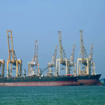 Xung đột Trung Đông leo thang, giá dầu nguy cơ vọt lên 120 USD/thùng kéo theo suy thoái kinh tế