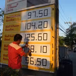 Giá dầu tăng vọt do chiến sự Trung Đông, các nước ứng phó khủng hoảng năng lượng ra sao?