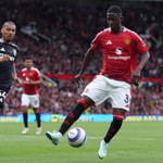 Kobbie Mainoo của Manchester United trong trận đấu tại Giải Ngoại hạng Anh giữa Manchester United FC và Aston Villa FC vào tháng 5/2025