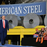 Tổng thống Mỹ Donald Trump tuyên bố tăng thuế thép lên 50%