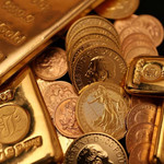 Giá vàng thế giới phá vỡ mốc kỷ lục 5.000 USD/ounce