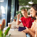 “Cuối tuần tiền mặt” - Gen Z trở lại với cách thức thanh toán truyền thống
