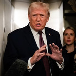 Ông Trump áp thuế 25% lên các đối tác của Iran như Trung Quốc, Ấn Độ, UAE