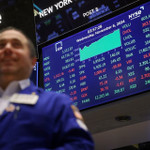 S&P 500 lập đỉnh mới nhờ dữ liệu GDP khả quan của Mỹ