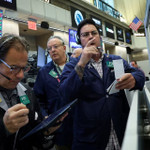 Chứng khoán Mỹ phục hồi nhờ loạt báo cáo kinh doanh tích cực