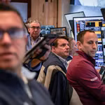 Phố Wall lao dốc vì bất ổn Trung Đông