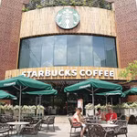 Khi Starbucks “quyết đấu” cà phê Việt 