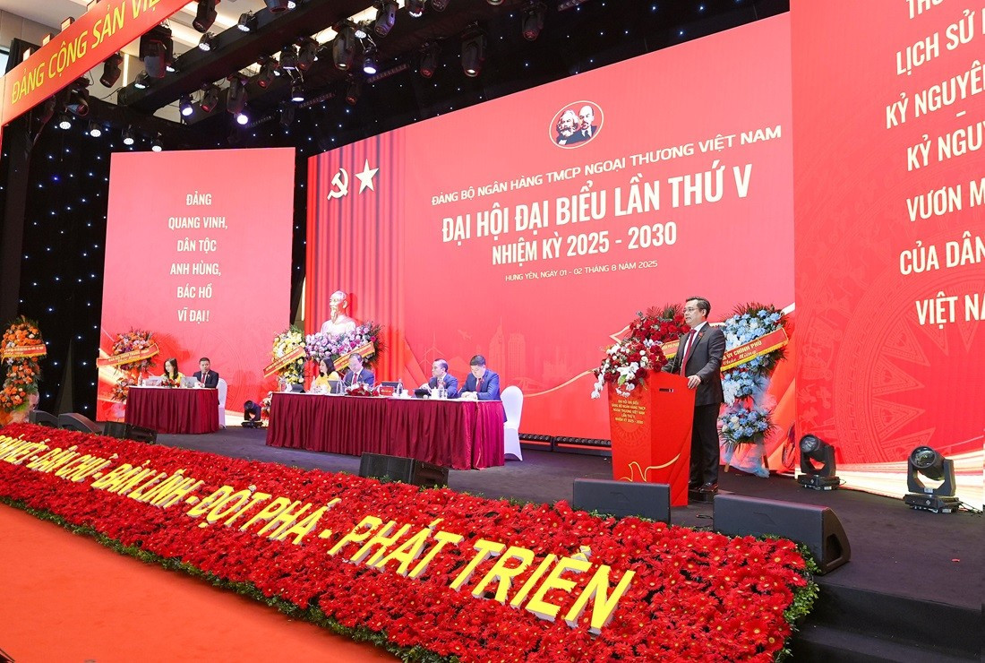 Đồng chí Nguyễn Thanh Tùng, Ủy viên Ban Chấp hành Đảng bộ Chính phủ, Bí thư Đảng ủy, Chủ tịch Hội đồng quản trị Vietcombank phát biểu khai mạc 20250802-dhdang-1.jpg