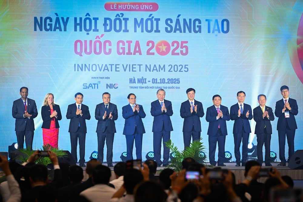 Tổng Bí thư Tô Lâm, Thủ tướng Phạm Minh Chính cùng lãnh đạo các Bộ, ngành và đại diện nhiều doanh nghiệp tiêu biểu như Tập đoàn T&T Group, Marvell, Samsung... bấm nút hưởng ứng Ngày hội Đổi mới sáng tạo Quốc gia 2025 anh-1-anh-thumb.jpg
