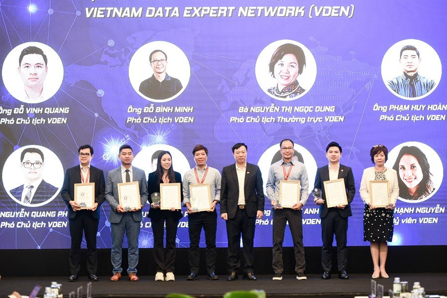 Lễ ra mắt Ban lãnh đạo Mạng lưới chuyên gia dữ liệu toàn cầu VDEN anh-1-thumb.jpg