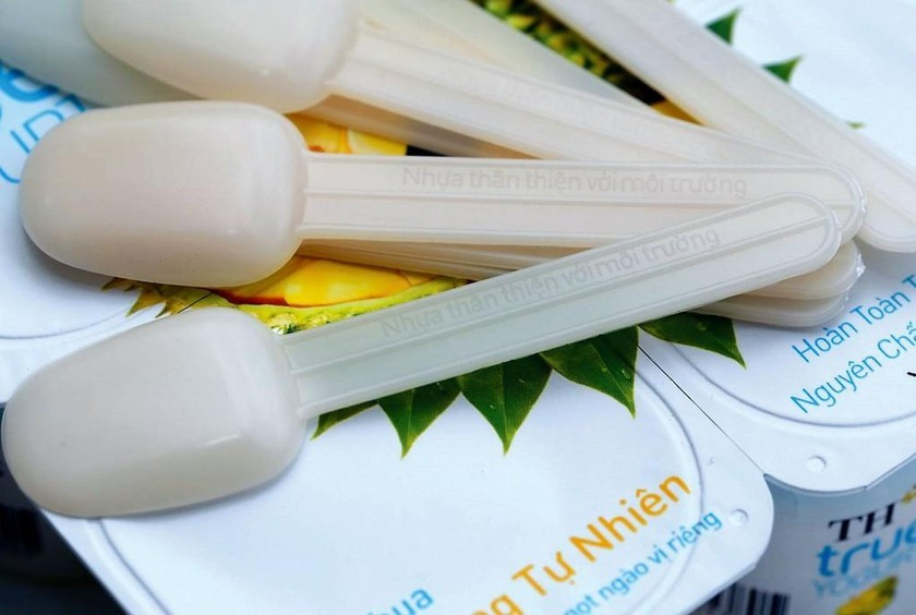 Thìa sữa chua TH được sản xuất từ chất liệu thân thiện với môi trường thia-sua-chua-nhua-sinh-hoc.jpg