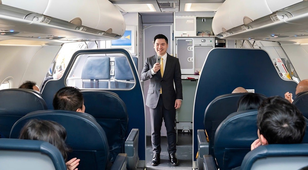 Ông Đỗ Vinh Quang, Chủ tịch Vietravel Airlines phát biểu trên chiếc máy bay sở hữu riêng đầu tiên của hãng anh-2-4.jpg