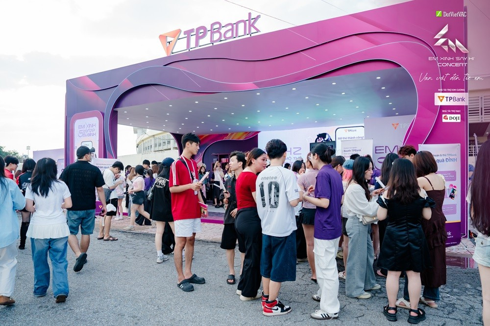 Nhiều bạn trẻ đi concert lại “trót” phải lòng TPBank dtt08231.jpg