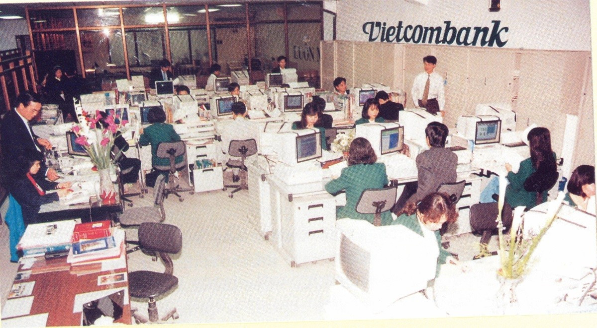 Trung tâm thanh toán Vietcombank thập niên 90 của thế kỷ XX Trung tâm thanh toán Vietcombank thập niên 90 của thế kỷ XX
