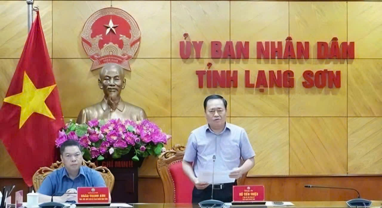 Chủ tịch Ủy ban nhân dân tỉnh Hồ Tiến Thiệu phát biểu chỉ đạo z6792984290578-9cde9f70be31ab518cf26fe924f60698.jpg