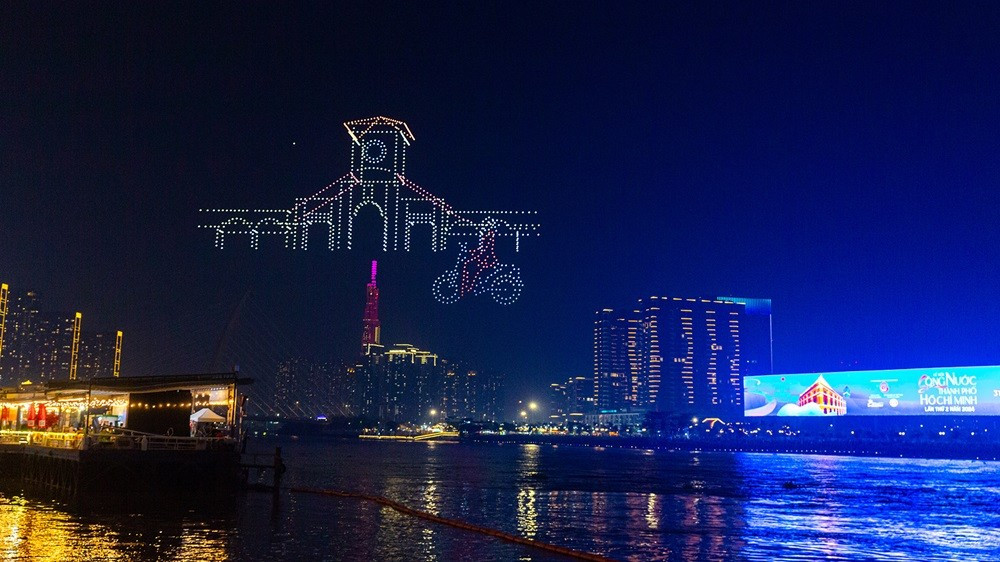 Một màn biểu diễn drone show do ekip sản xuất từng thực hiện tại TP. HCM trước đó anh-3.jpg