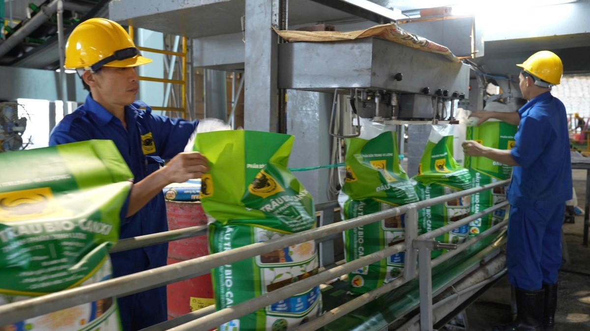 Dây chuyền sản xuất phân bón Đầu Trâu Bio-Canxi của Công ty Cổ phần Phân bón Bình Điền bio-canxi-1.jpg