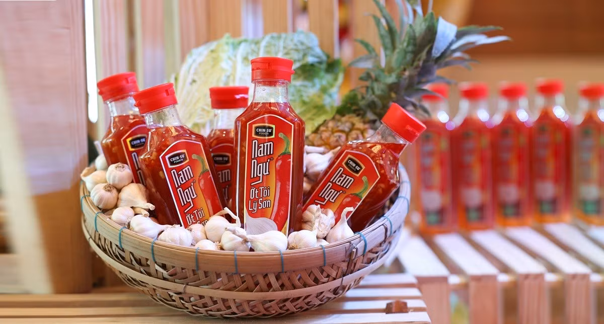 san-pham-nuoc-mam-nam-ngu-ot-toi-ly-son.jpg