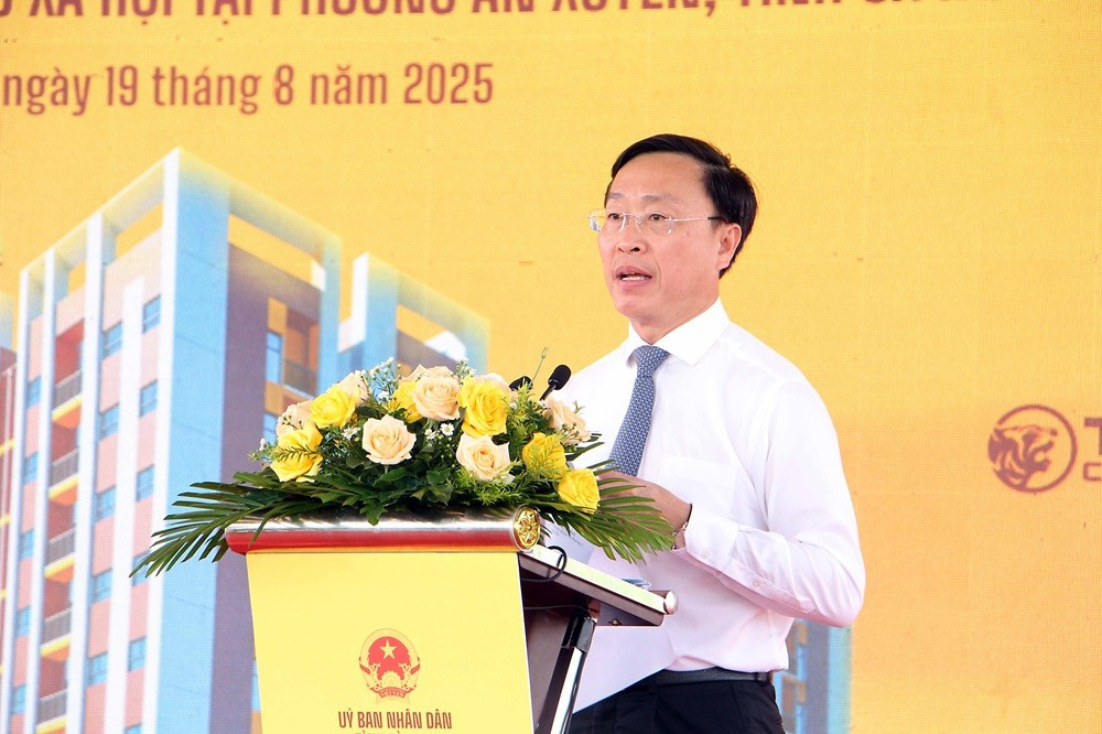 Ông Huỳnh Hữu Trí, Ủy viên Ban Thường vụ Tỉnh ủy, Phó Chủ tịch UBND tỉnh Cà Mau phát biểu tại lễ khởi công anh-3.jpg