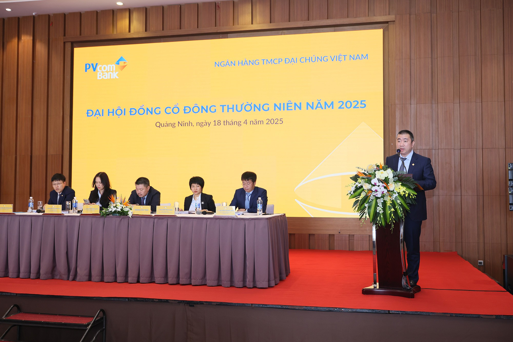 Ông Đặng Thế Hiển, Phó Tổng Giám đốc PVcomBank báo cáo kết quả kinh doanh 2024 và kế hoạch 2025 anh-minh-hoa-02.jpg