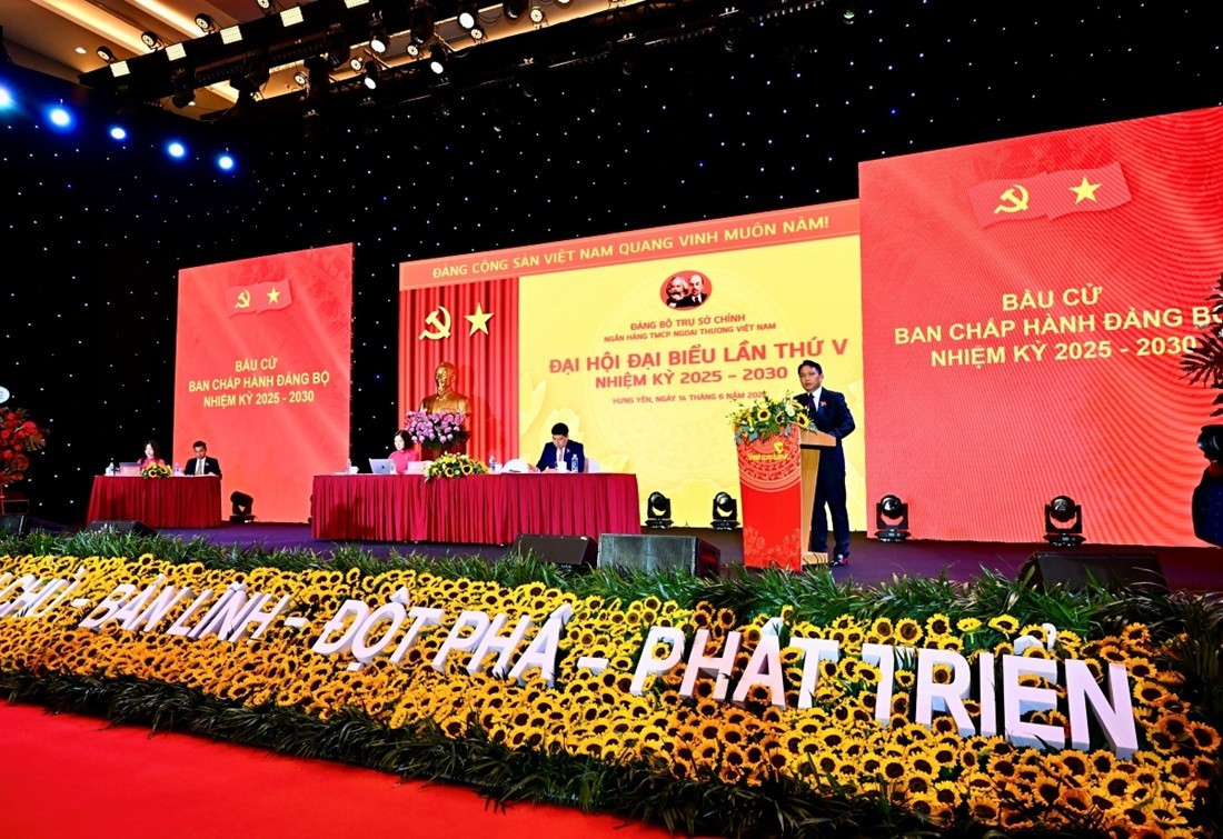 Đồng chí Nguyễn Mạnh Hùng phát biểu khai mạc, trình bày Báo cáo phương hướng nhiệm vụ nhiệm kỳ 2025-2030 20250515-dai-hoi-dai-bieu-dang-bo-tsc-lan-thu-v-anh-1.jpg