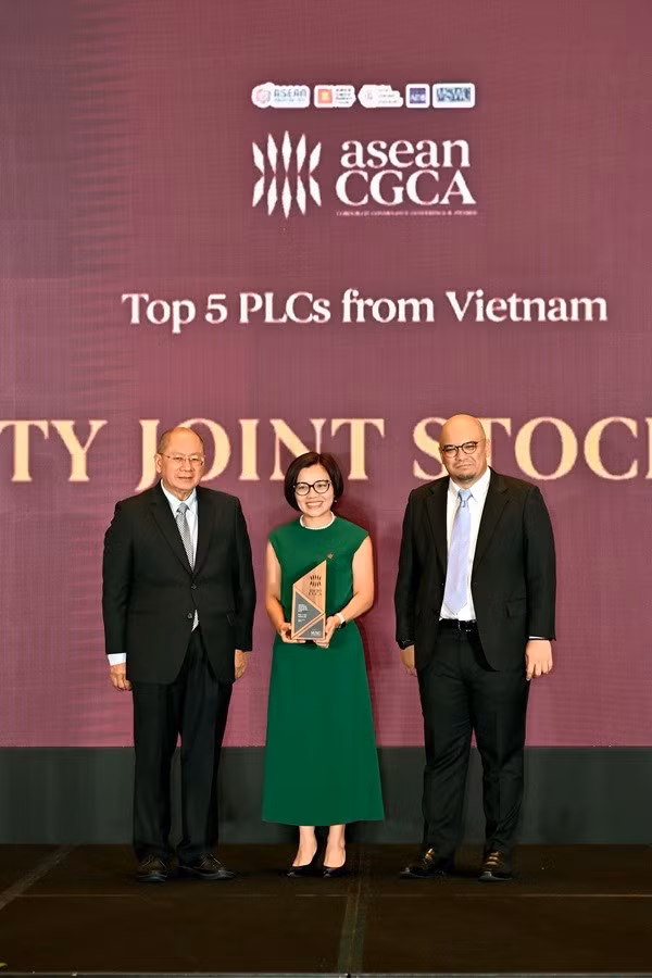 vpbank-giai-thuong-acgs.jpg