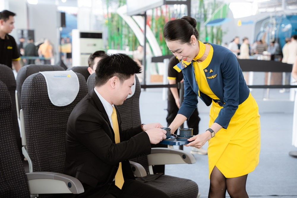 Trải nghiệm hạng Premium ngay tại không gian triển lãm anh-2-3.jpg