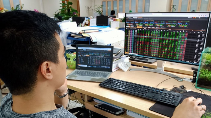 VN-Index khó bứt phá qua vùng 1.680 điểm do thiếu lực cầu