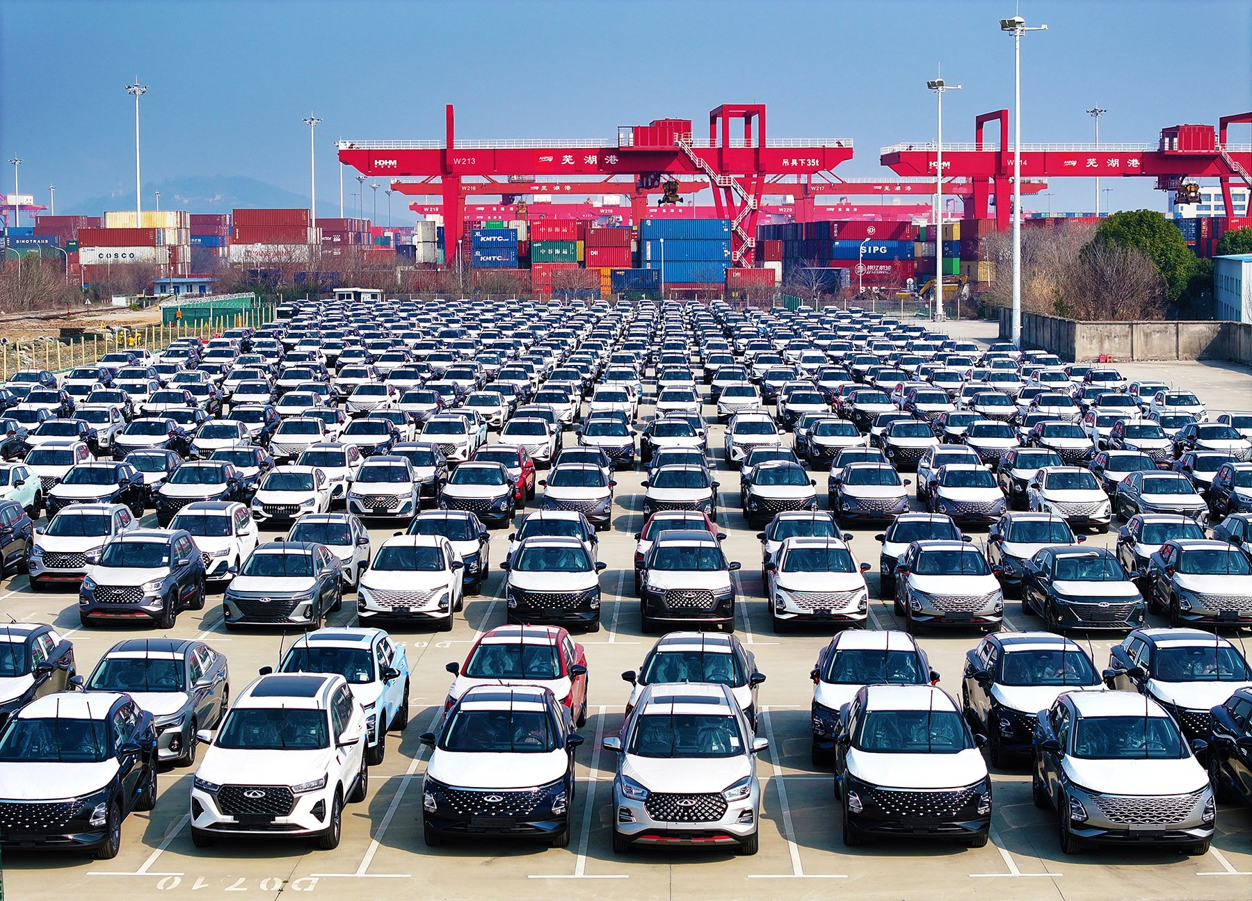 xe-0-km-trung-quoc-xuat-khau.jpg