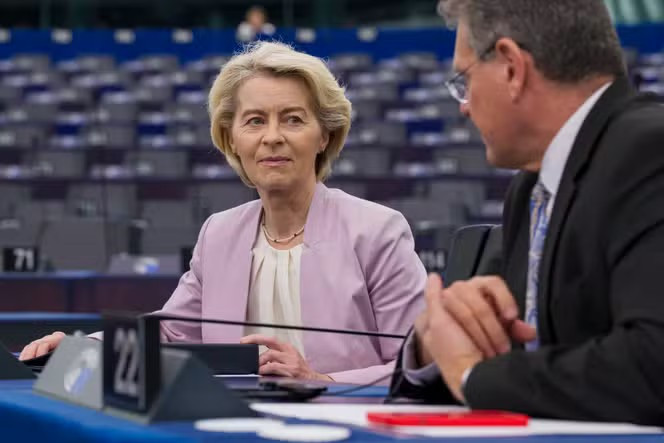 Bà Ursula von der Leyen và ông Maroš Šefčovič, Ủy viên Thương mại của Liên minh Châu Âu, tại Brussels. ursula-von-der-leyen.jpg