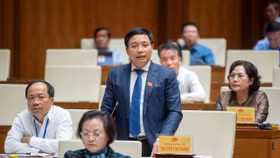 Ông Nguyễn Văn Thắng, Bộ trưởng Bộ Giao thông vận tải trả lời chất vấn