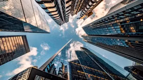 Còn nhiều rủi ro cho thị trường bất động sản