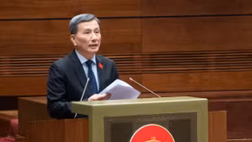 Chủ nhiệm Ủy ban Khoa học và Công nghệ và Môi trường của Quốc hội Lê Quang Huy báo cáo tóm tắt giải trình, tiếp thu, chỉnh lý dự thảo Luật Tài nguyên nước (sửa đổi)