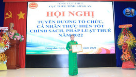 Nhôm Nam Sung được tỉnh Long An biểu dương thành tích nộp thuế