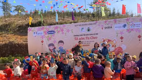 Doanh nghiệp chung tay mang “cơm có thịt” đến cho trẻ em nghèo vùng cao